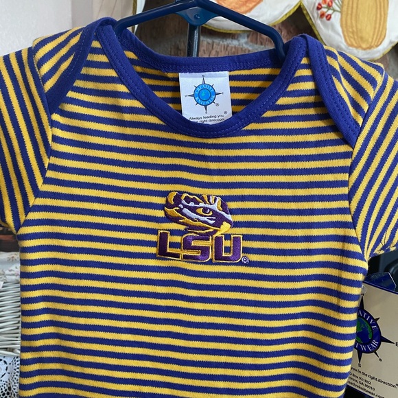 NWT CREATIVE KNITWEAR LSU TIGER ONESIE SIZE 6-9 months - Picture 4 of 16